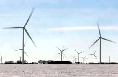 Image for Bank finance for cleaner energy grows, but still lags fossil fuels – report
