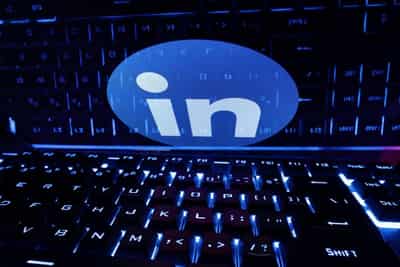 Image for LinkedIn's AI hiring agents on track for $450 million in yearly revenue 