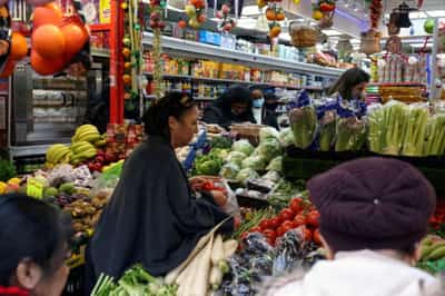 Image for UK consumers slowed their spending as COVID rules returned in January