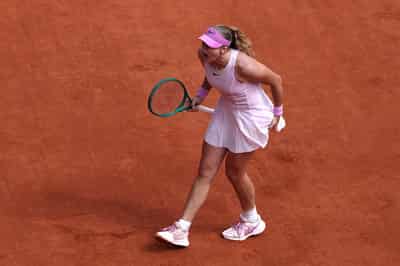 Image for Tennis-Andreeva dismisses Kostyuk to reach French Open final
