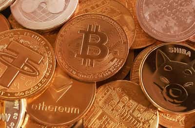 Image for Strategy's valuation falls below bitcoin holdings as crypto sentiment sours