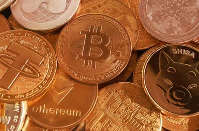 Image for Strategy's valuation falls below bitcoin holdings as crypto sentiment sours