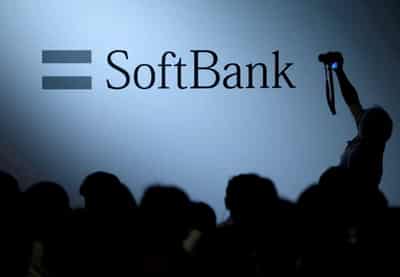 Image for SoftBank shifts to foreign banks as borrowing soars