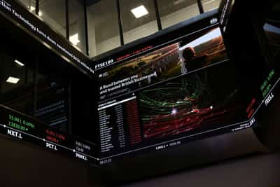 Image for UK's FTSE 100 set to snap four-week losing streak as rate hike fears ease