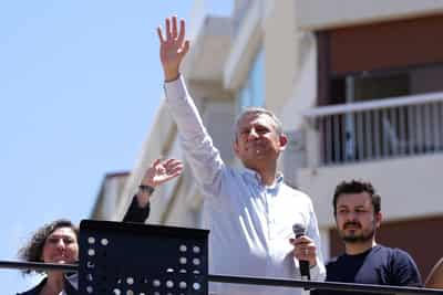 Image for Turkey's ousted opposition leader says preparing for possible new party
