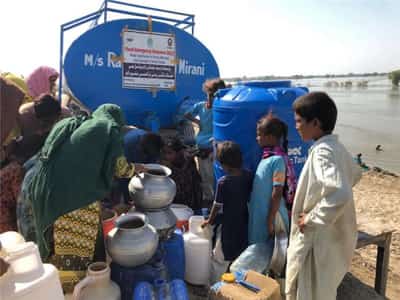 Image for Flood-hit Pakistan seeks loss and damage ‘compensation’ at COP27