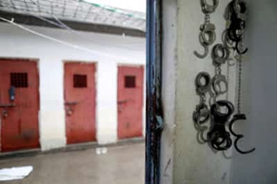 Image for Iraqi amnesty law could free prisoners convicted of attacking US troops