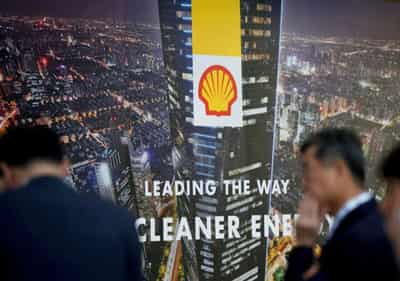 Image for Shell boosts dividend and launches buybacks as profit soars