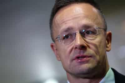 Image for Hungary to buy more Azeri gas, MOL close to upstream deal, foreign minister says