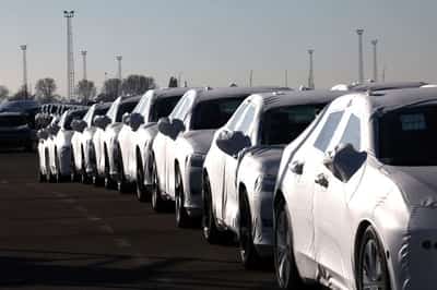 Image for EU ban on combustion engine cars off table, EPP's Weber says