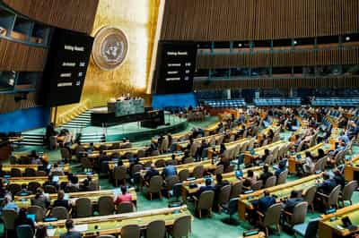 Image for UN overwhelmingly endorses two-state solution declaration that condemns Hamas 