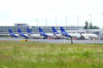 Image for SAS and pilot unions resume talks as crippling strike enters 10th day