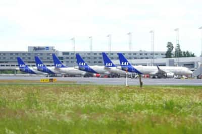 Image for SAS and pilot unions resume talks as crippling strike enters 10th day