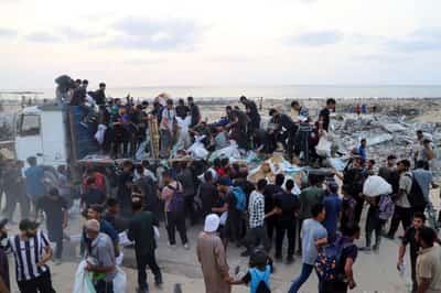 Image for Britain warns Israel it could recognise Palestinian state as Gaza starvation spreads