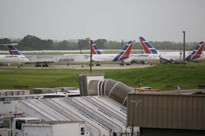 Image for Canadian airlines suspend Cuba flights as island set to run out of jet fuel