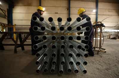 Image for UK becoming less attractive for investment, manufacturers warn