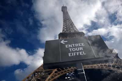 Image for Paris investigates claim women were hidden from Hindu delegation at Eiffel Tower