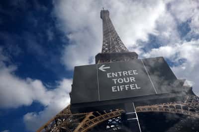 Image for Paris investigates claim women were hidden from Hindu delegation at Eiffel Tower