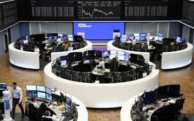 Image for Europe’s STOXX 600 slips, but marks seventh week of gains