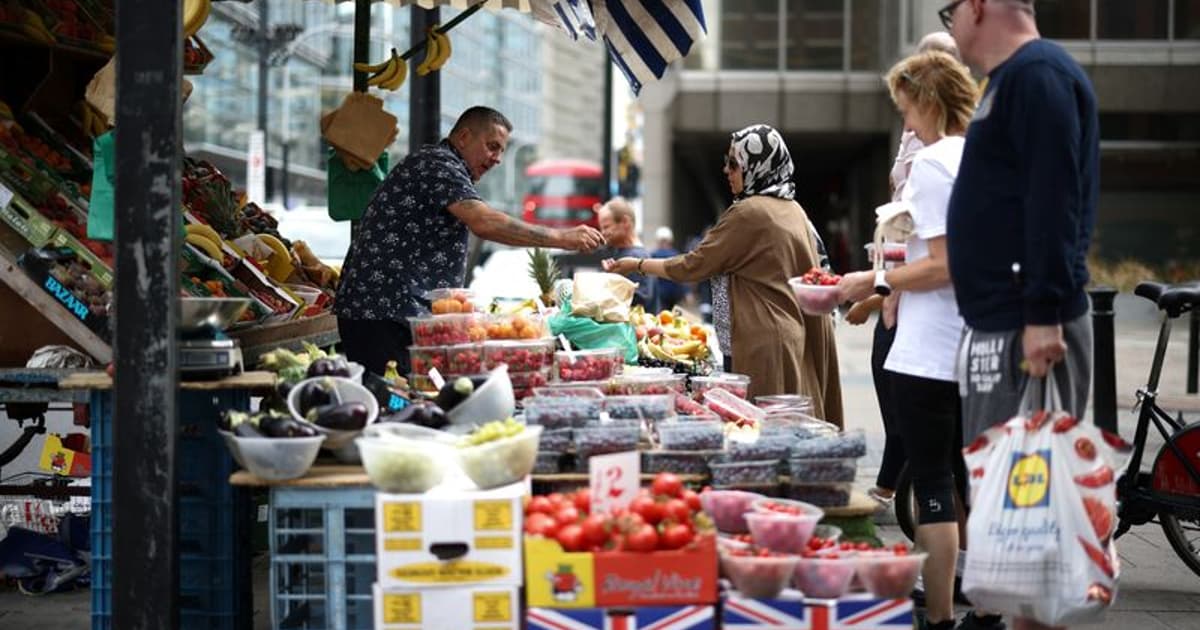 UK discretionary retail sales fall 1.6% in April, says BDO