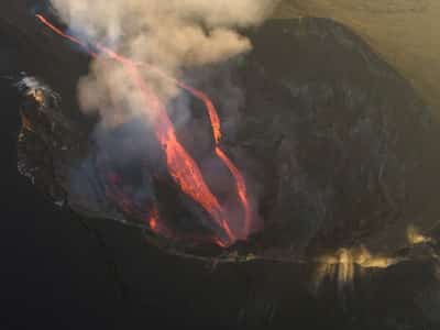 Image for Sicily's Catania airport restarts flights after Etna alert downgrade