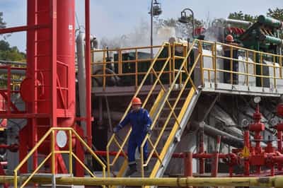 Image for Ukraine's Naftogaz gets 300 million euro loan for gas purchases for winter