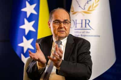 Image for Bosnia's peace envoy moves to unblock state finances, Serbs cry foul