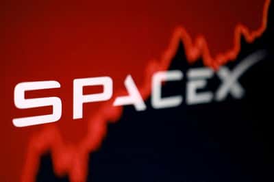 Image for U.S. tech megacaps slide as SpaceX extends slump, AI expense concerns grow