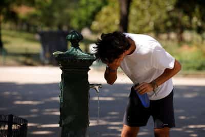 Image for France saw 7,000 excess deaths during heatwaves until late July, minister says