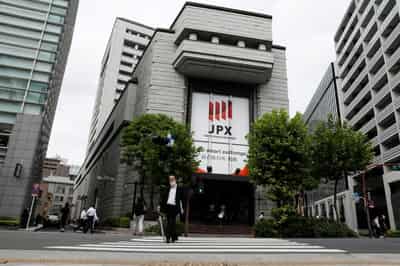 Image for Asian stocks extend global rout; bonds hammered as war drags on