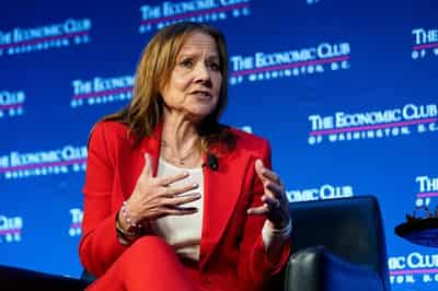 Image for GM and Ford count on gas-powered trucks as EV growth slows