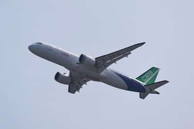 Image for US lawmaker warns Ryanair against buying Chinese-made planes