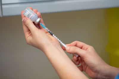 Image for UK first to approve Omicron COVID shot with Moderna nod