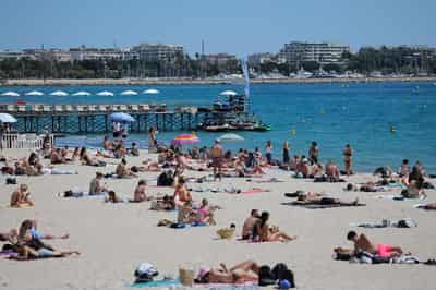 Image for France to ban smoking at beaches, parks and outside schools to protect children