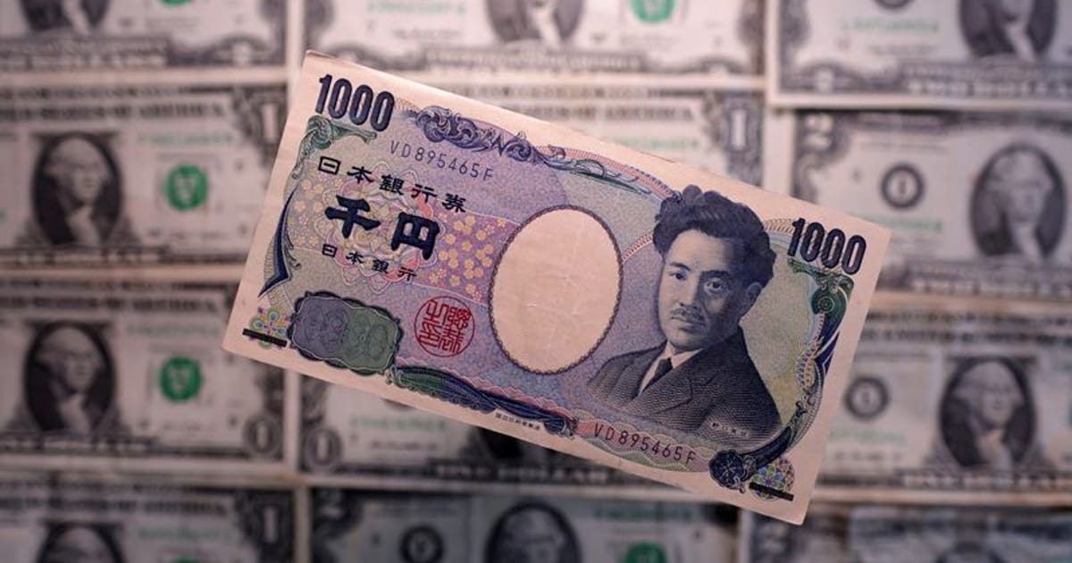 Yen Near 40-Year Low as Dollar Pauses Amid US Inflation Data
