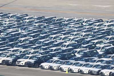 Image for Auto market turmoil takes toll on German carmakers, study says