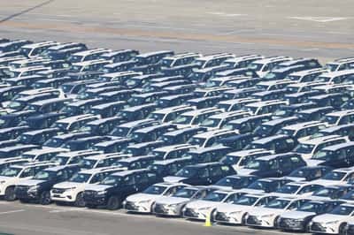 Image for Auto market turmoil takes toll on German carmakers, study says