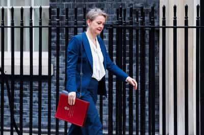 Image for UK foreign minister to meet Rubio amid tensions over joint air base