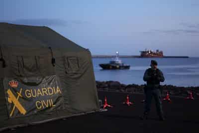 Image for Cruise ship hit by hantavirus outbreak arrives in Tenerife