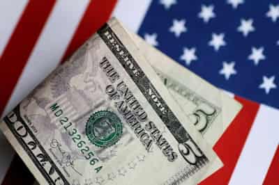 Image for Dollar on back foot vs safe-haven peers as Delta virus spreads