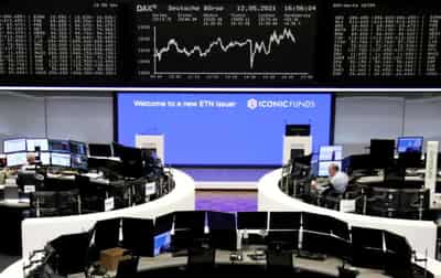 Image for European stocks fall as inflation concerns mount