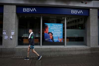 Image for Mexican board member of Sabadell accepts BBVA's bid; board tells investors to reject bid
