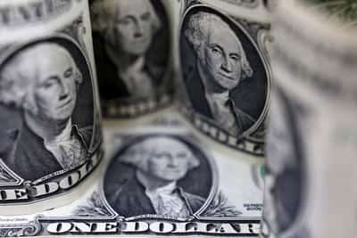 Image for Dollar rebounds, uncertainty reigns as US government stays shut