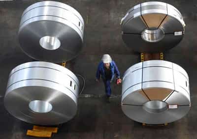 Image for German industrial output falls more than expected in March