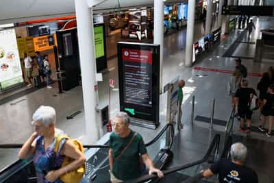 Image for Italy's Catania airport shuts as Etna ash halts flights