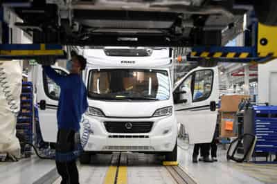 Image for Worsening euro zone business downturn reignites recession fears