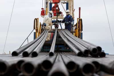 Image for Oil set for weekly gains after US threatens indefinite blockade of Iran
