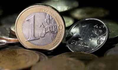 Image for Russian rouble firms to 7-year high past 53 vs dollar in Moscow trade