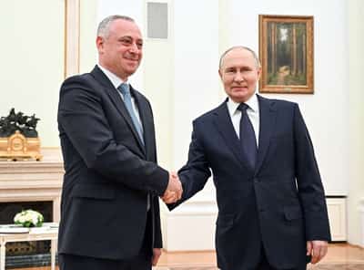 Image for Putin promises continued electricity supplies in meeting with breakaway Abkhazia's leader