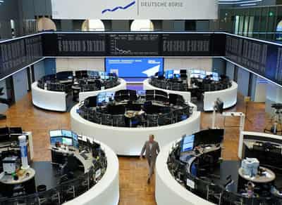 Image for Global markets face shaky week ahead as US pressure mounts on Ukraine